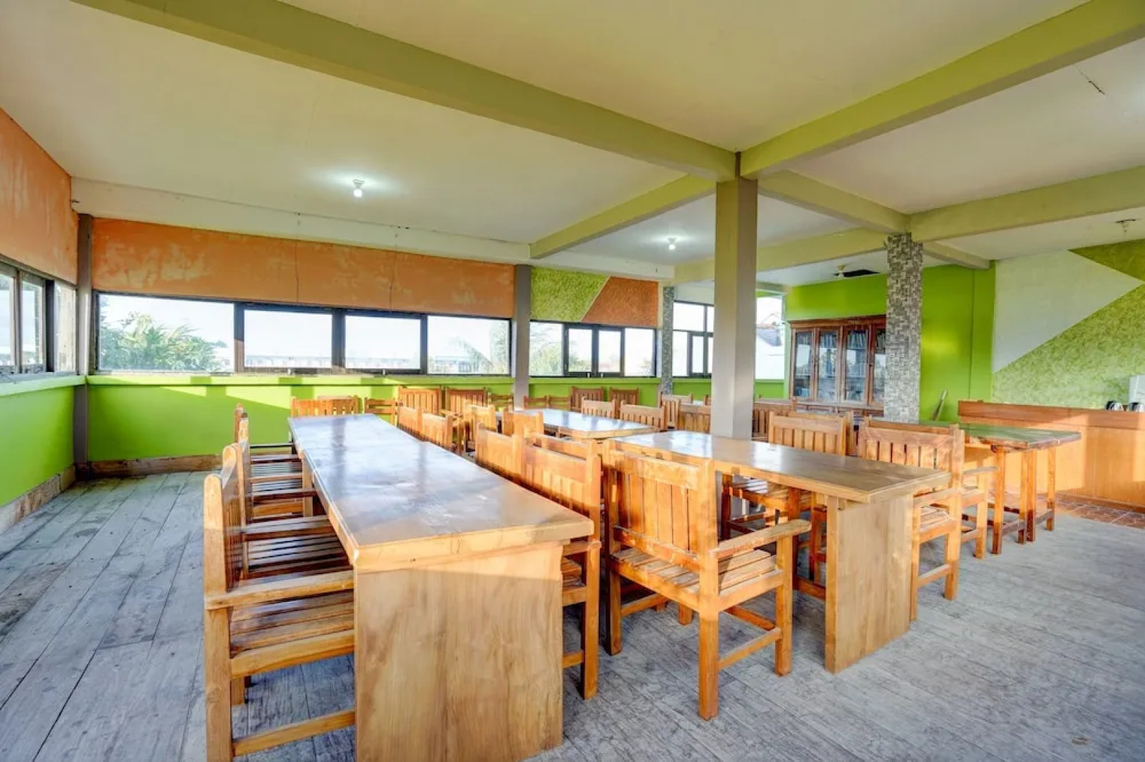 Hotel O Sahabat Syariah Near Plasa Telkom Bawean