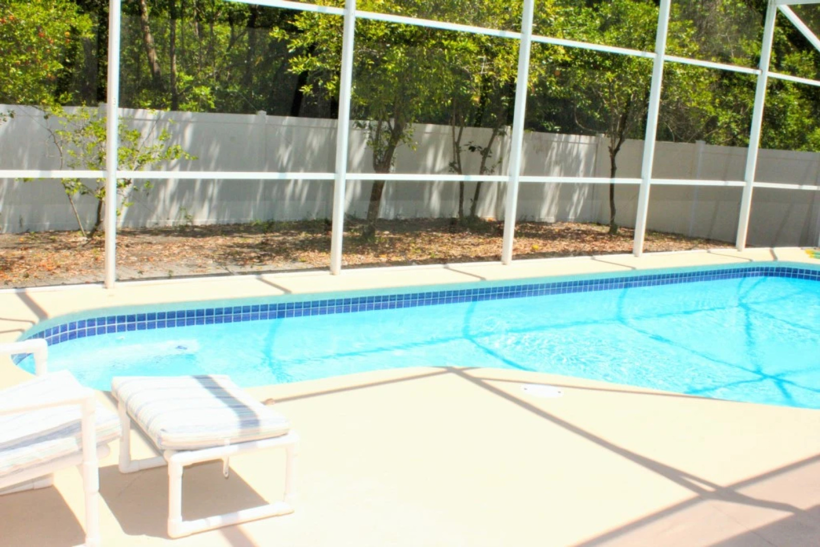 PCE326PD - 3 beds pool home - Privacy fence