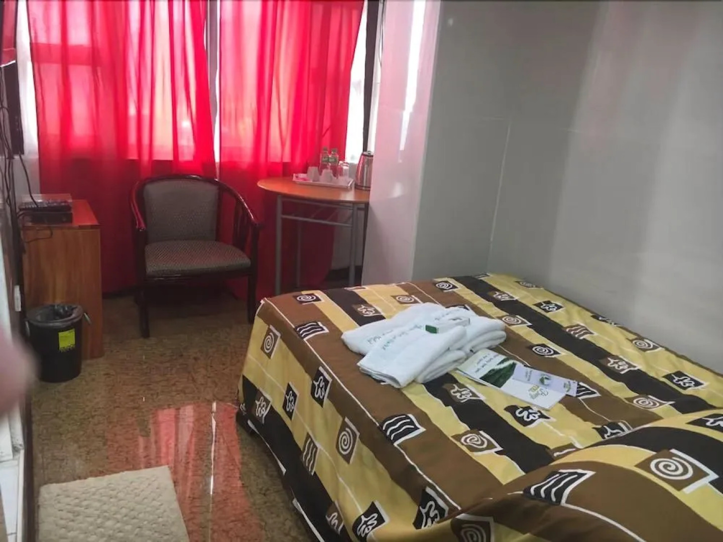 RK's Garden Breeze Hotel & Restaurant