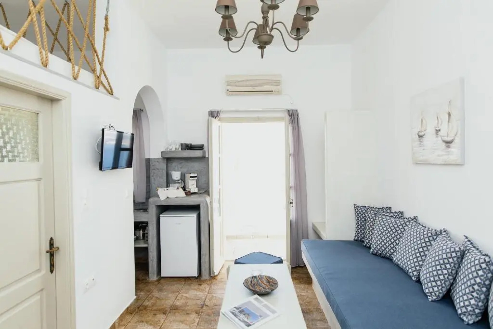 Vivamare Traditional Studios