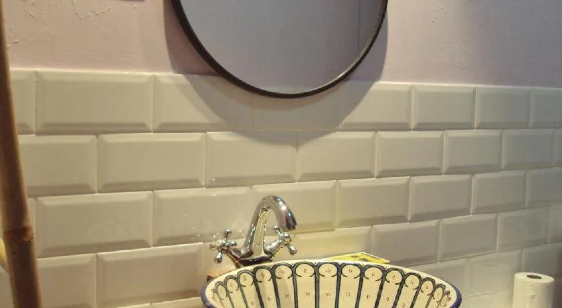 Ana de las Tejas Azules