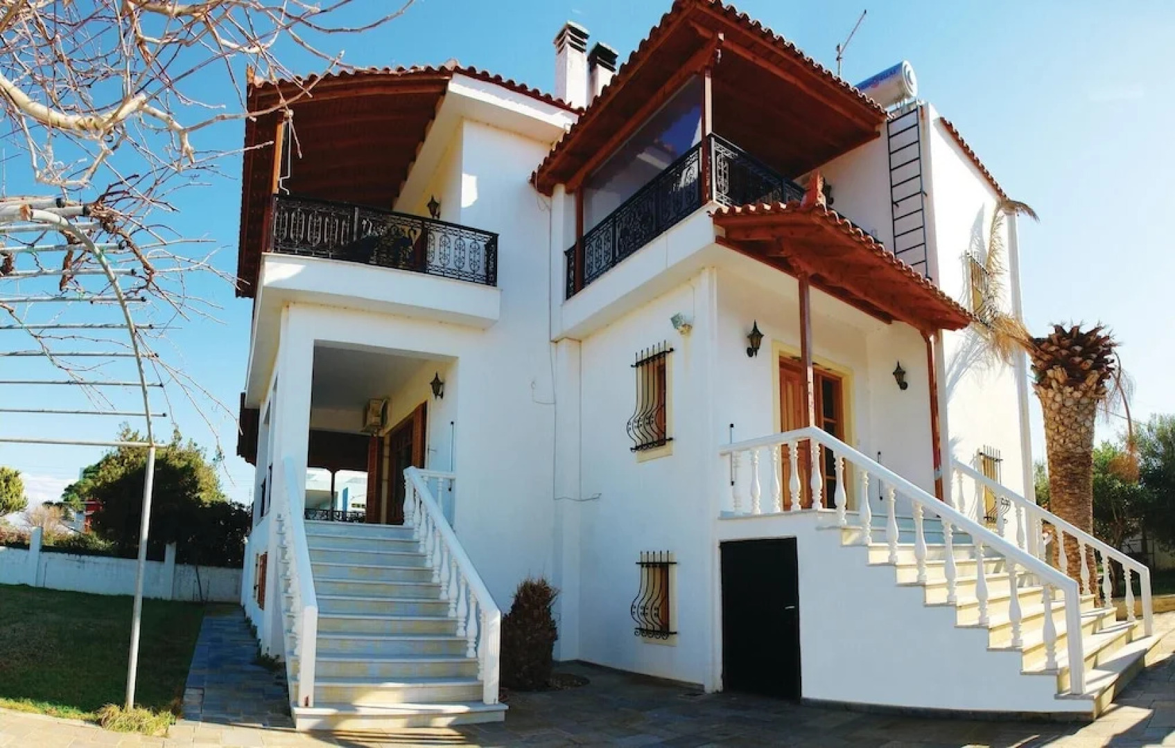 Awesome Home in Kato Assos Peloponne With Wifi and 5 Bedrooms