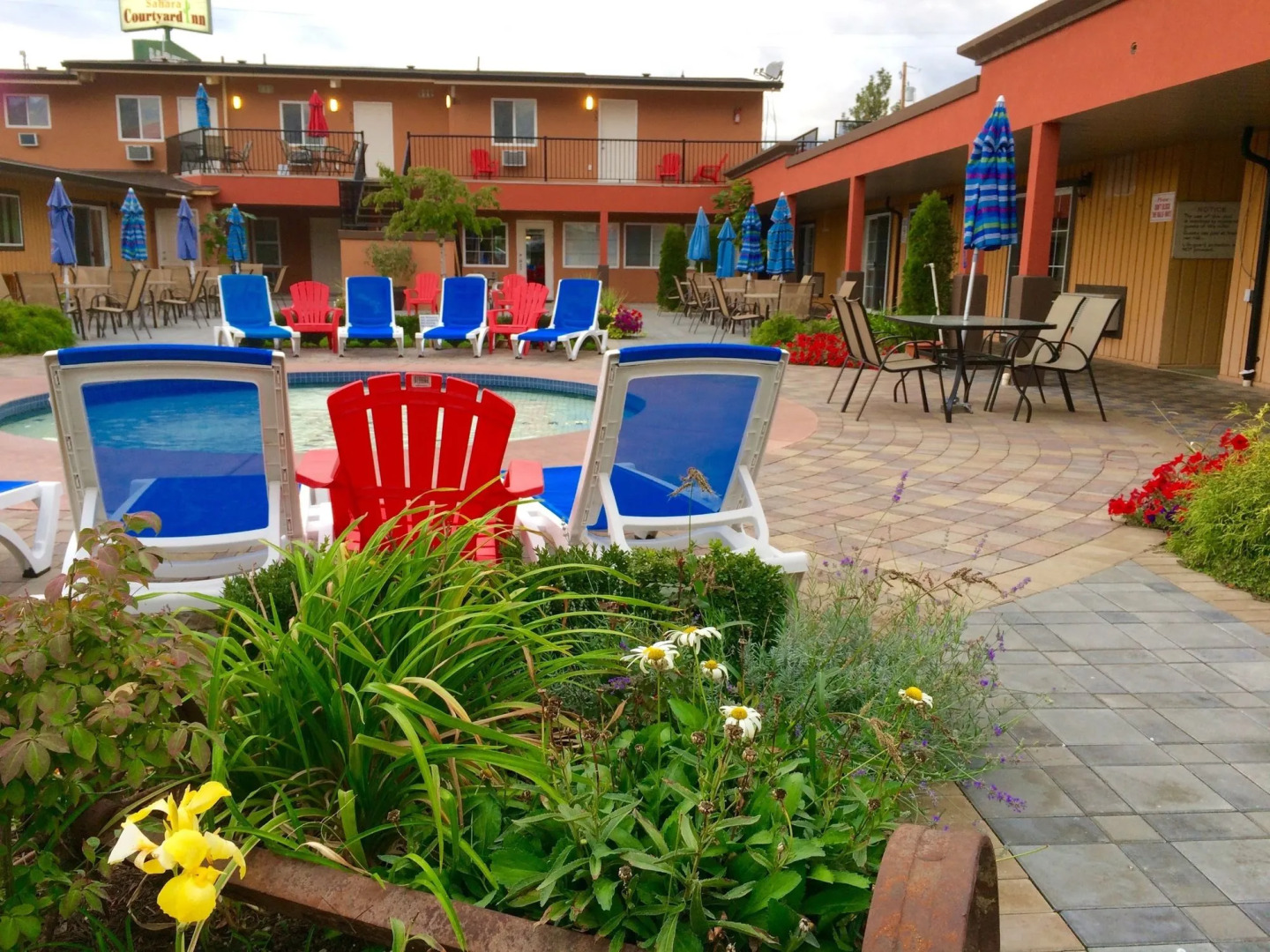 Sahara Courtyard Inn