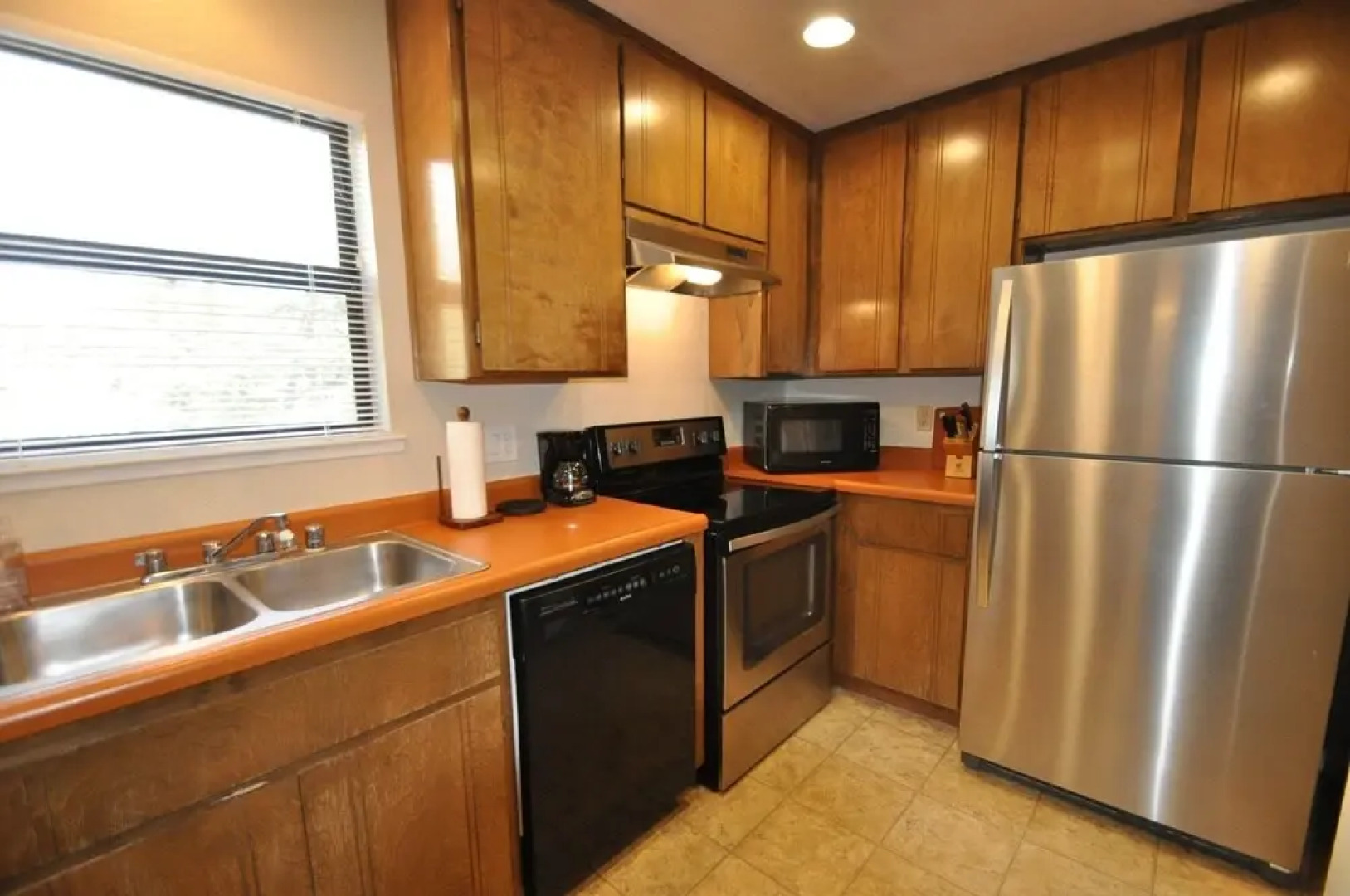 Gnome and Creek Condo - Two Master Suites for a Perfect Couples Yosemite Getaway by Yosemite Region Resorts