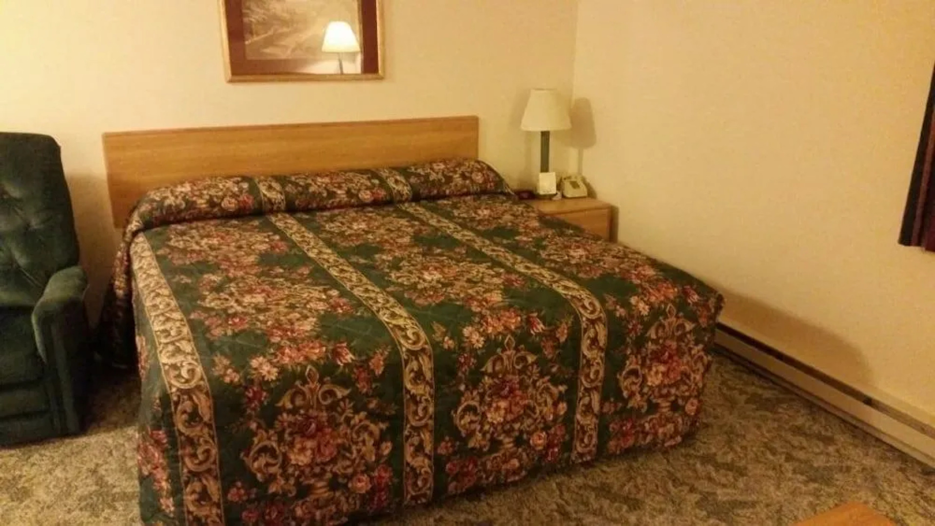 Budget Host Inn & Suites