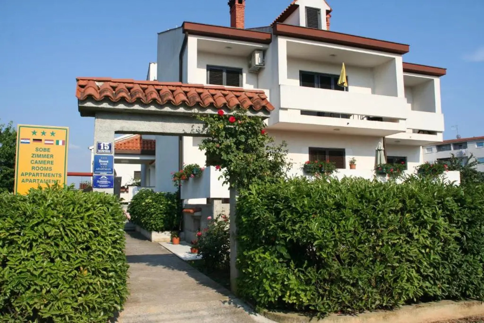 Apartments Villa Falcon