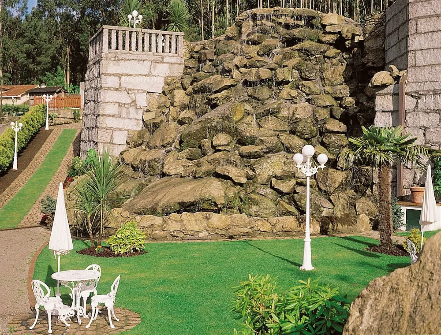 Rusticae Casa Antiga do Monte