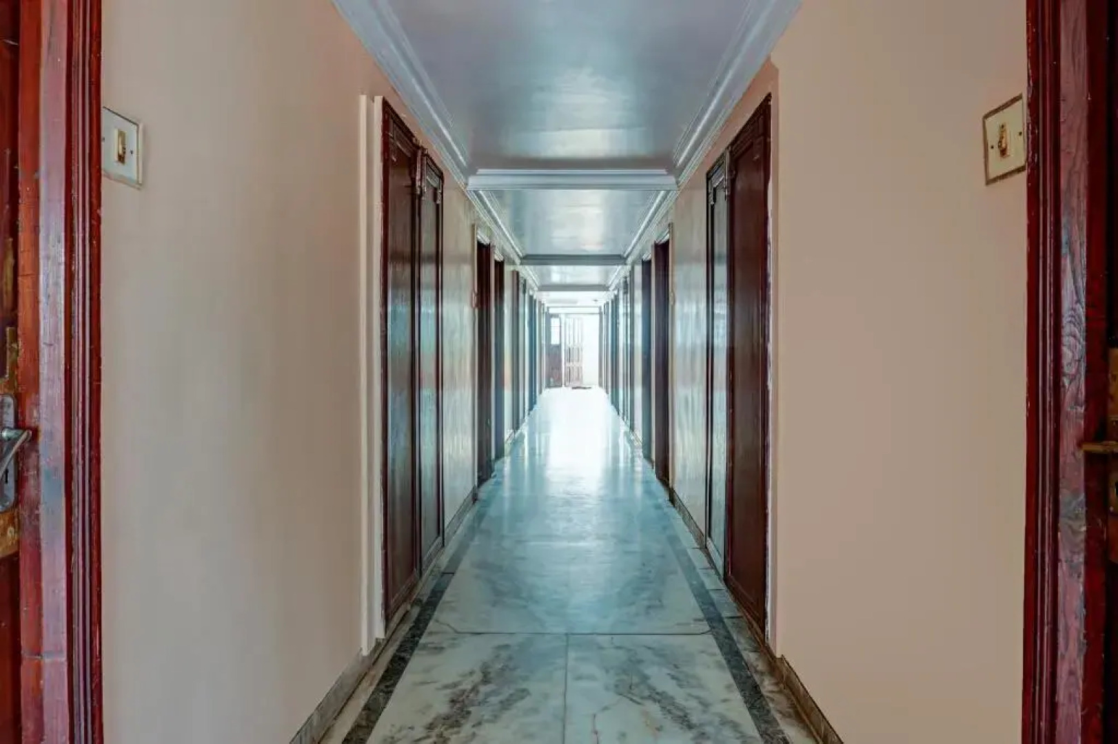 OYO 30503 Hotel Skylark