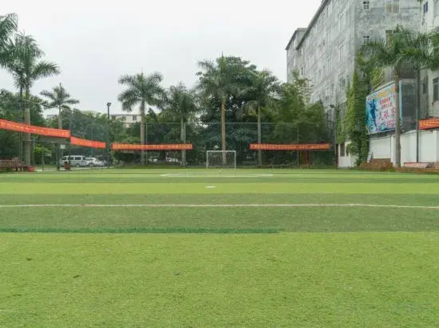 Oriental Crown Holiday Hotel