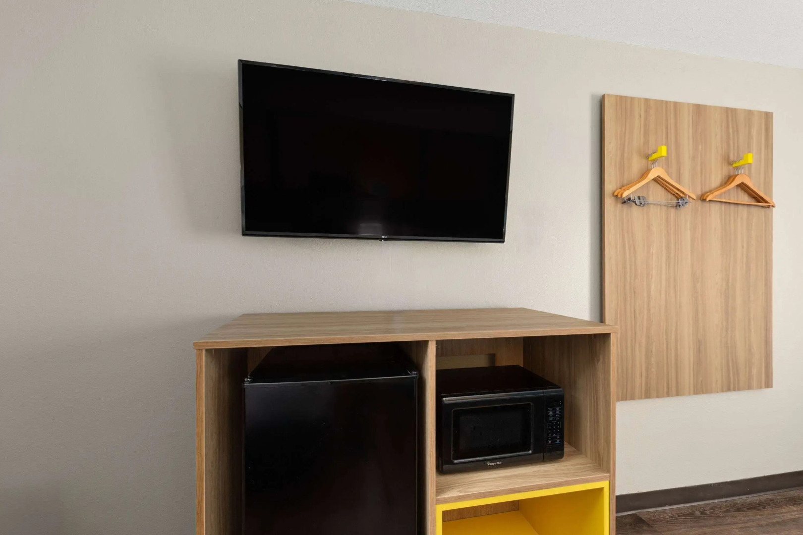 Days Inn by Wyndham Clarksville North