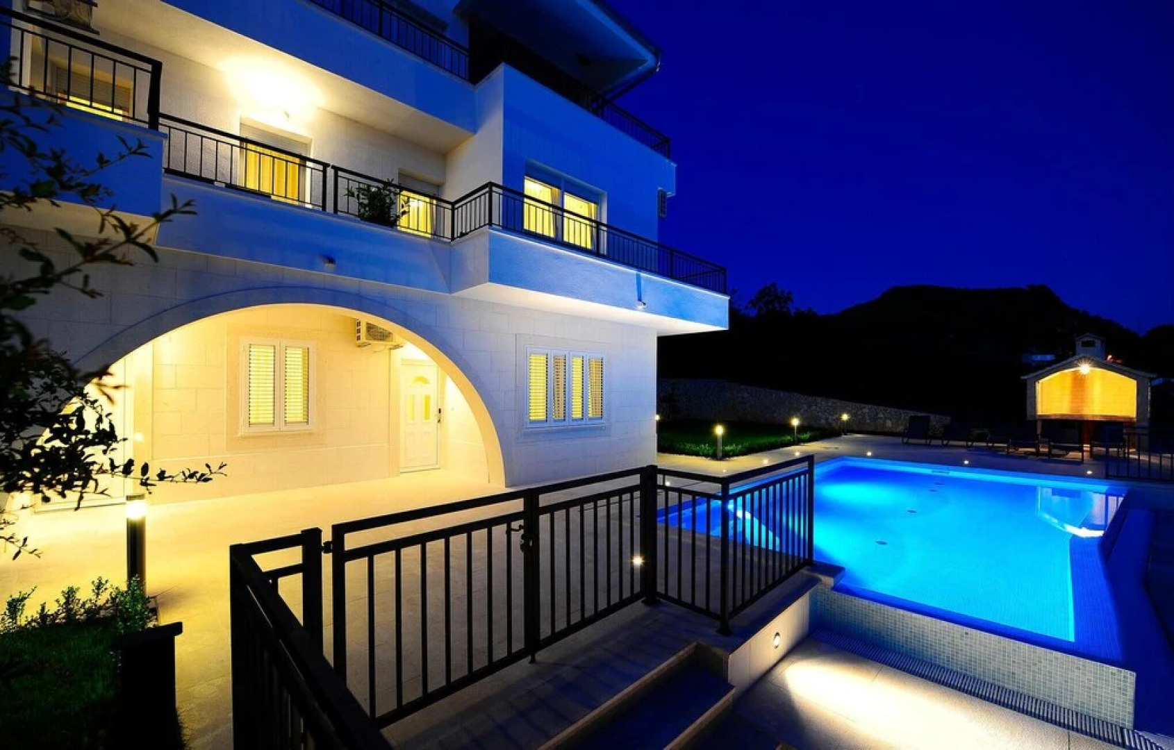 Awesome Apartment in Podstrana With Outdoor Swimming Pool, Sauna and Heated Swimming Pool