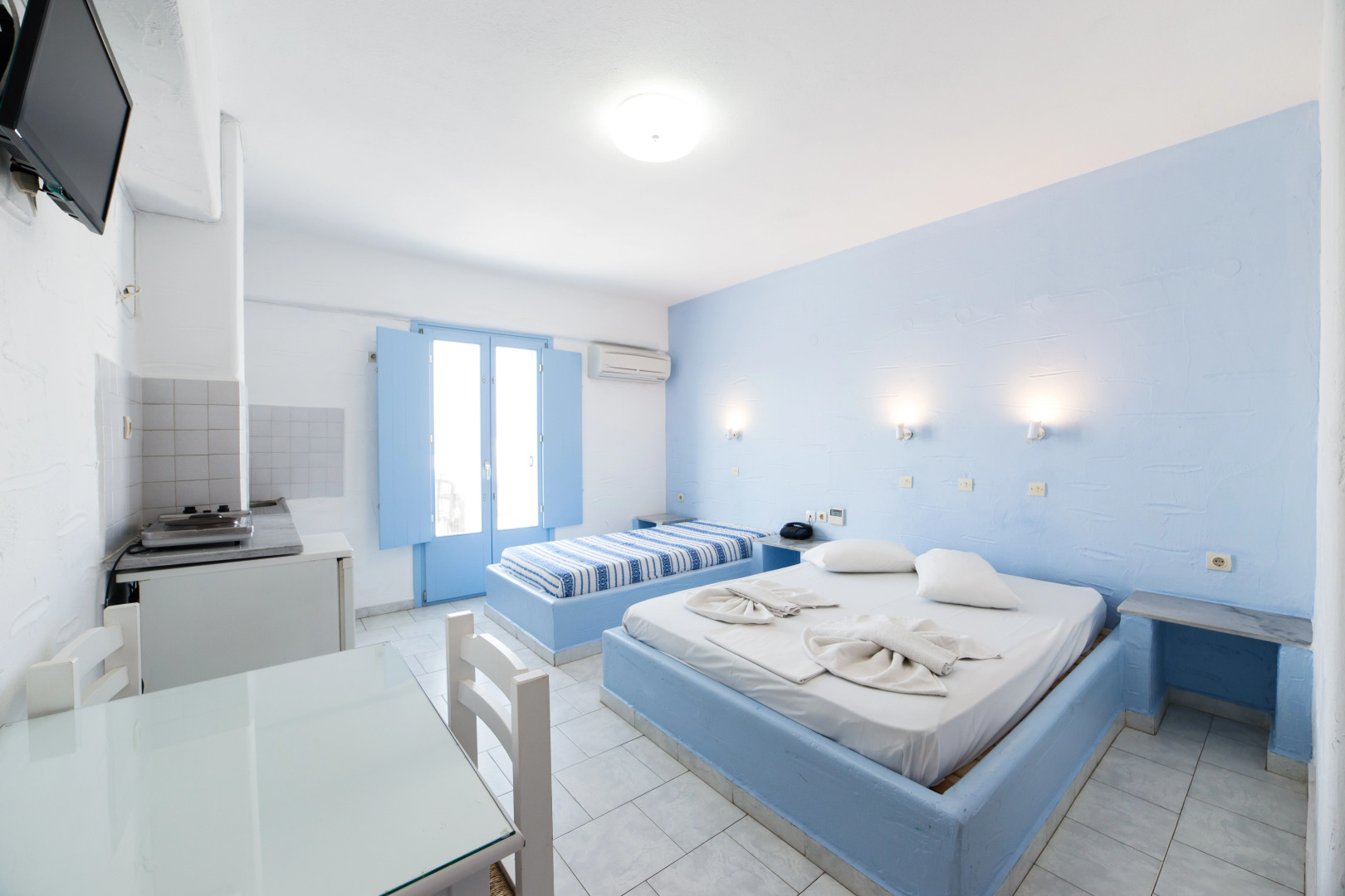 Stratos Studios & Apartments