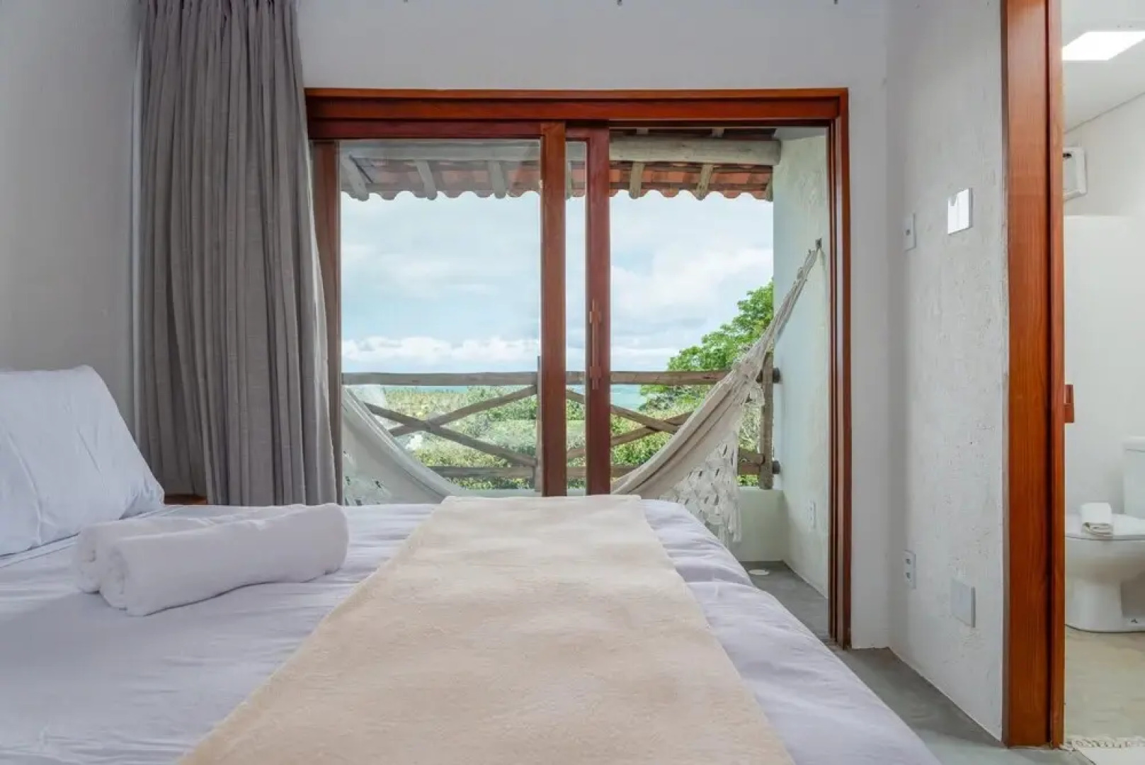 Linda Casa nos Altos da Praia do Marceneiro