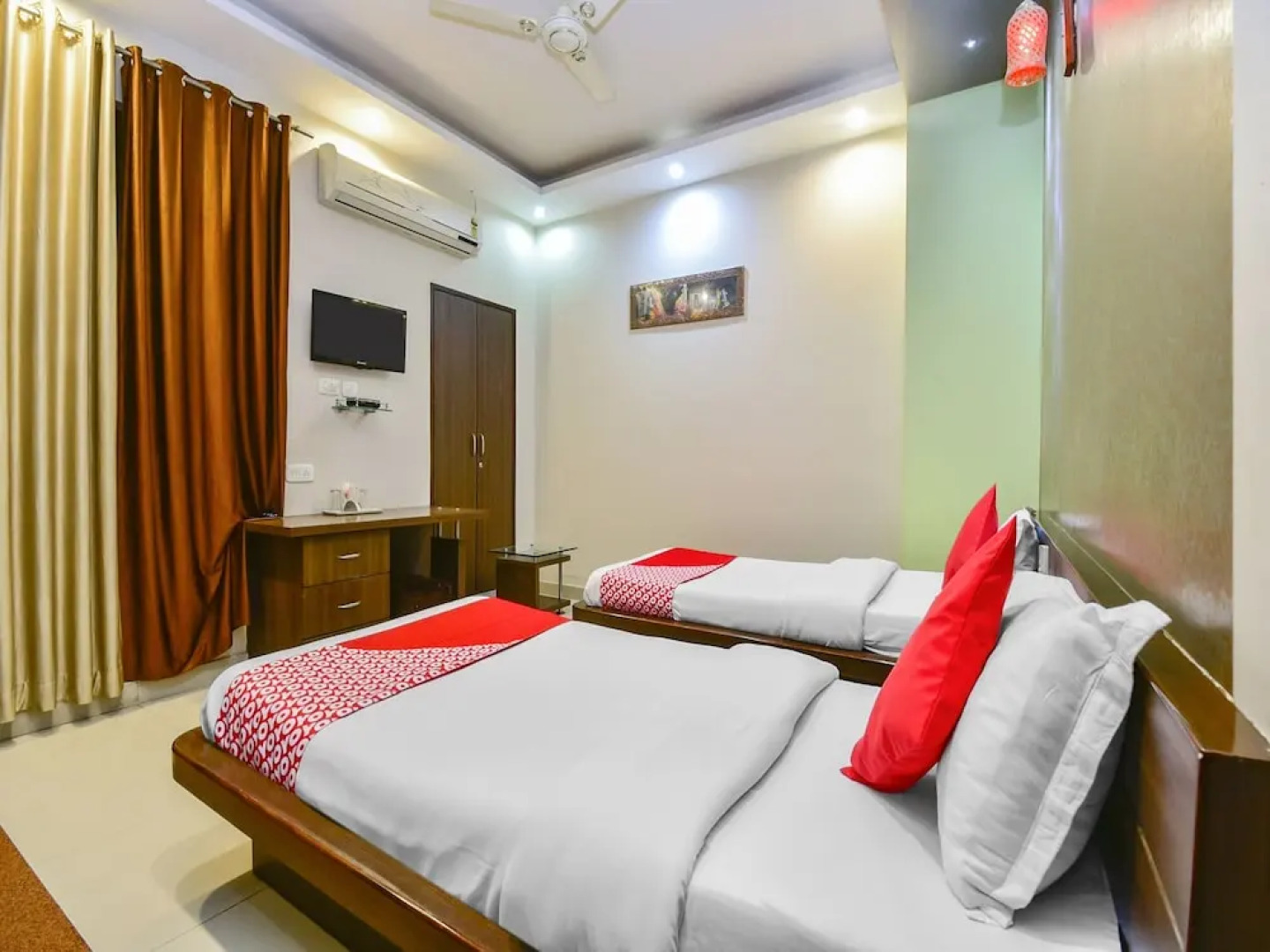 Park Avenue And Resorts