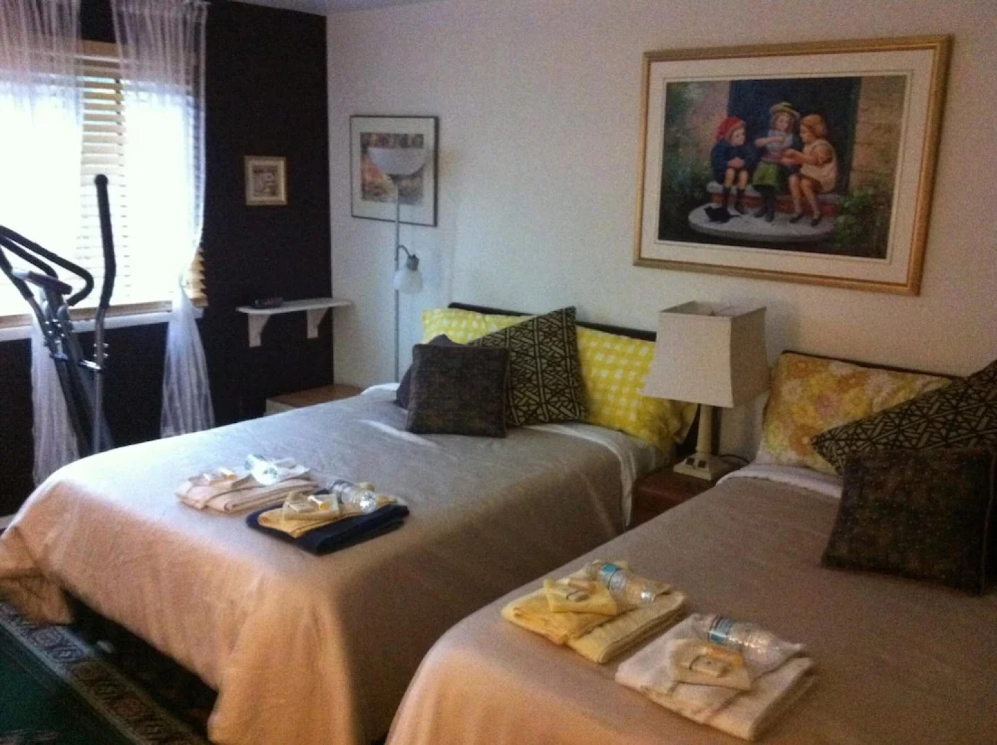 Repos & Manna Downtown Montreal