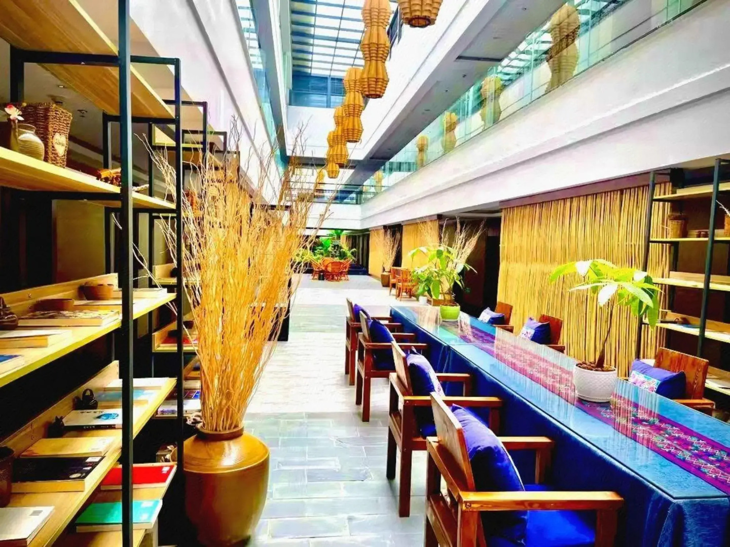 Mijng Qiyuan Minority Theme Hotel