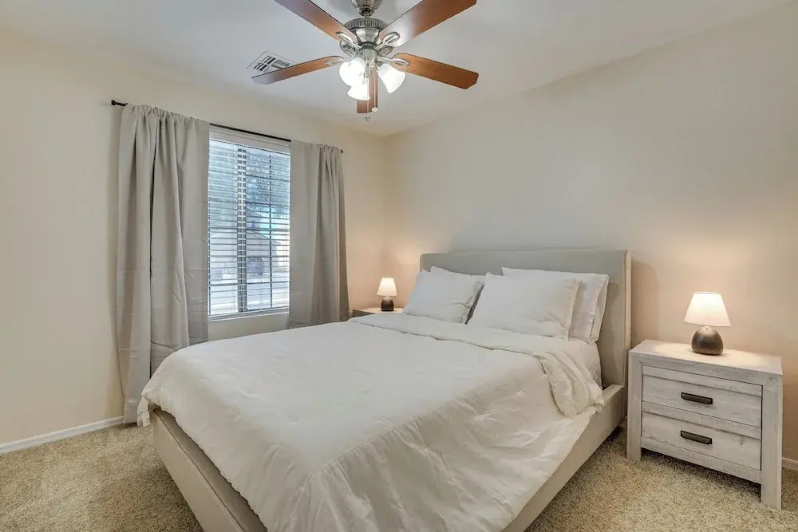 6 Mi to State Farm Stadium: Avondale Family Home!