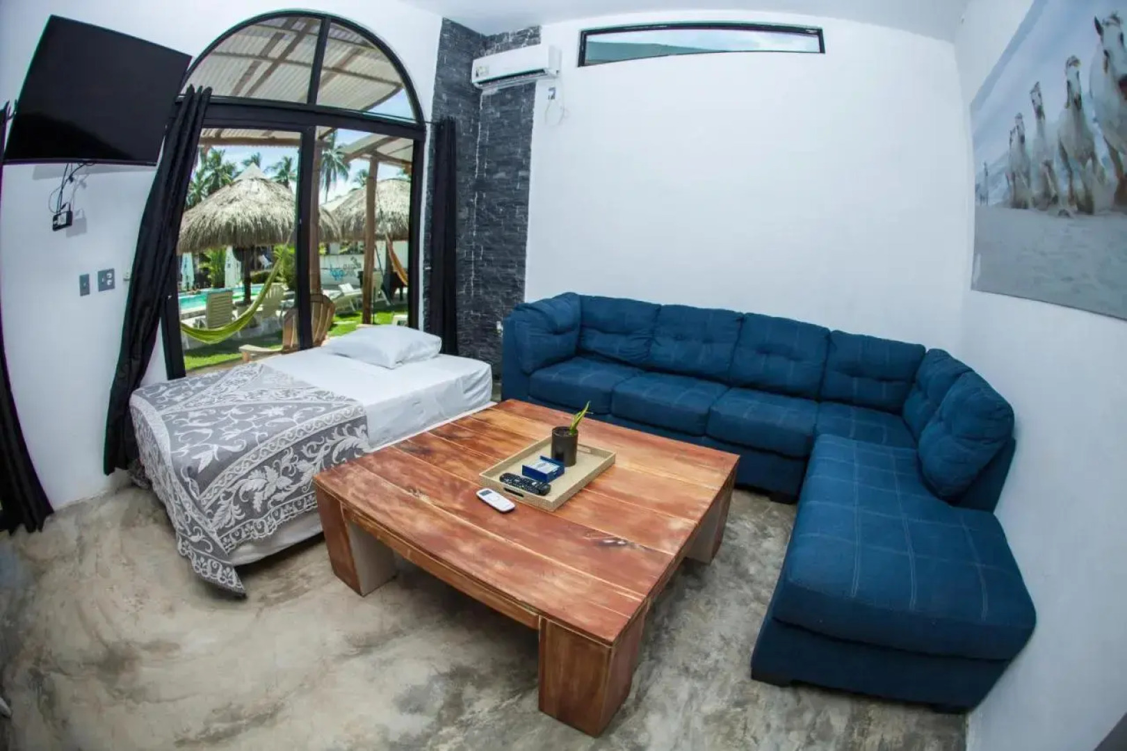 Show Pony Beach Resort and Suites