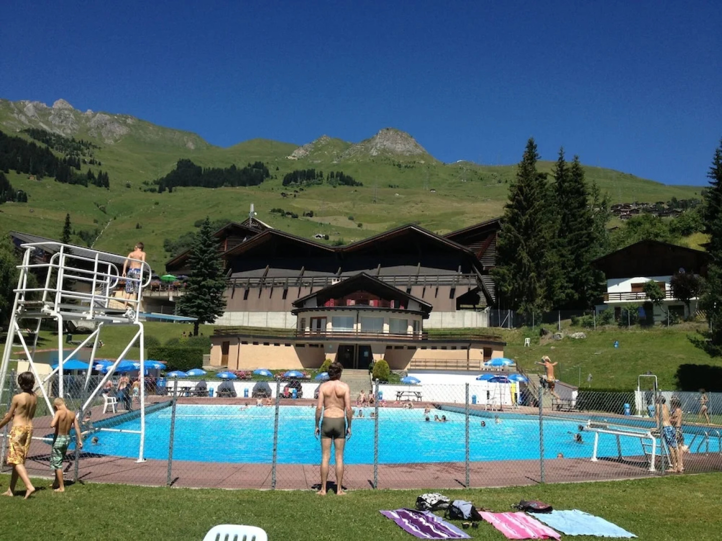 Cozy Apartment with Balcony in La Tzoumaz