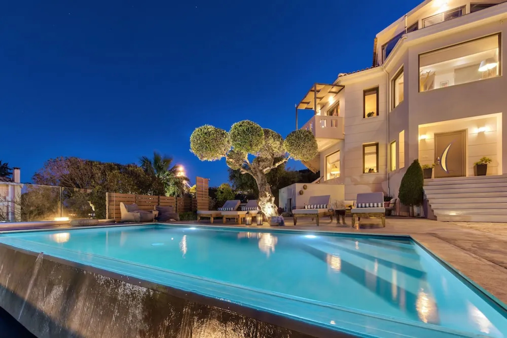 Pasithea Elegant Villa