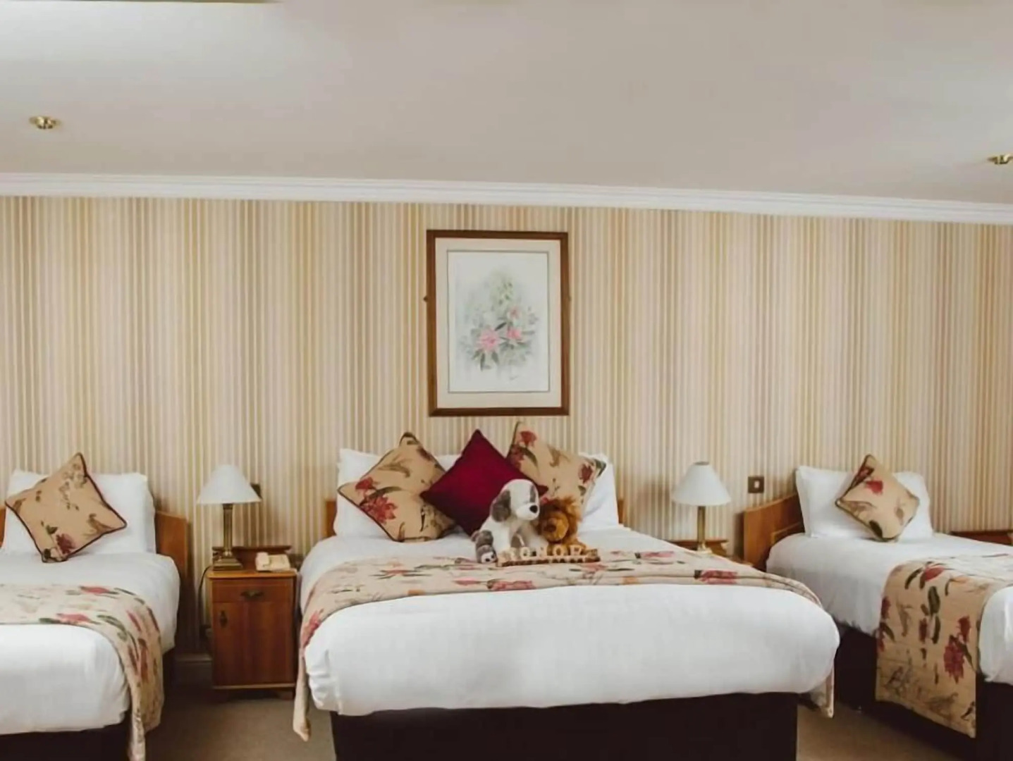 Castle Oaks House Hotel