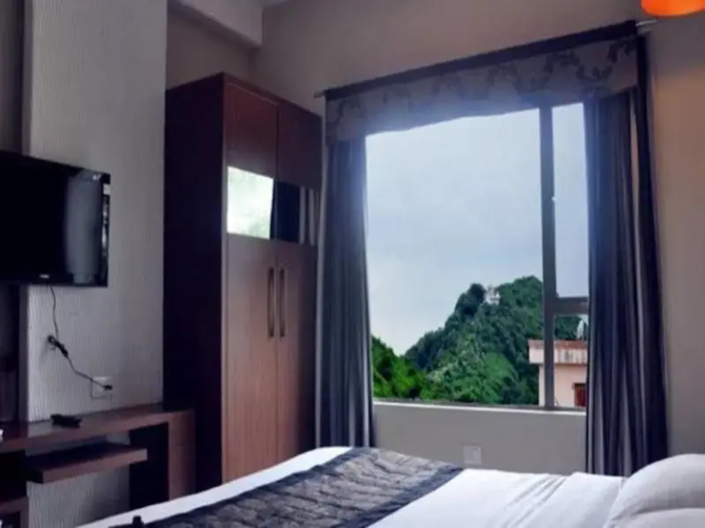 Hotel Sheela Shree Plaza