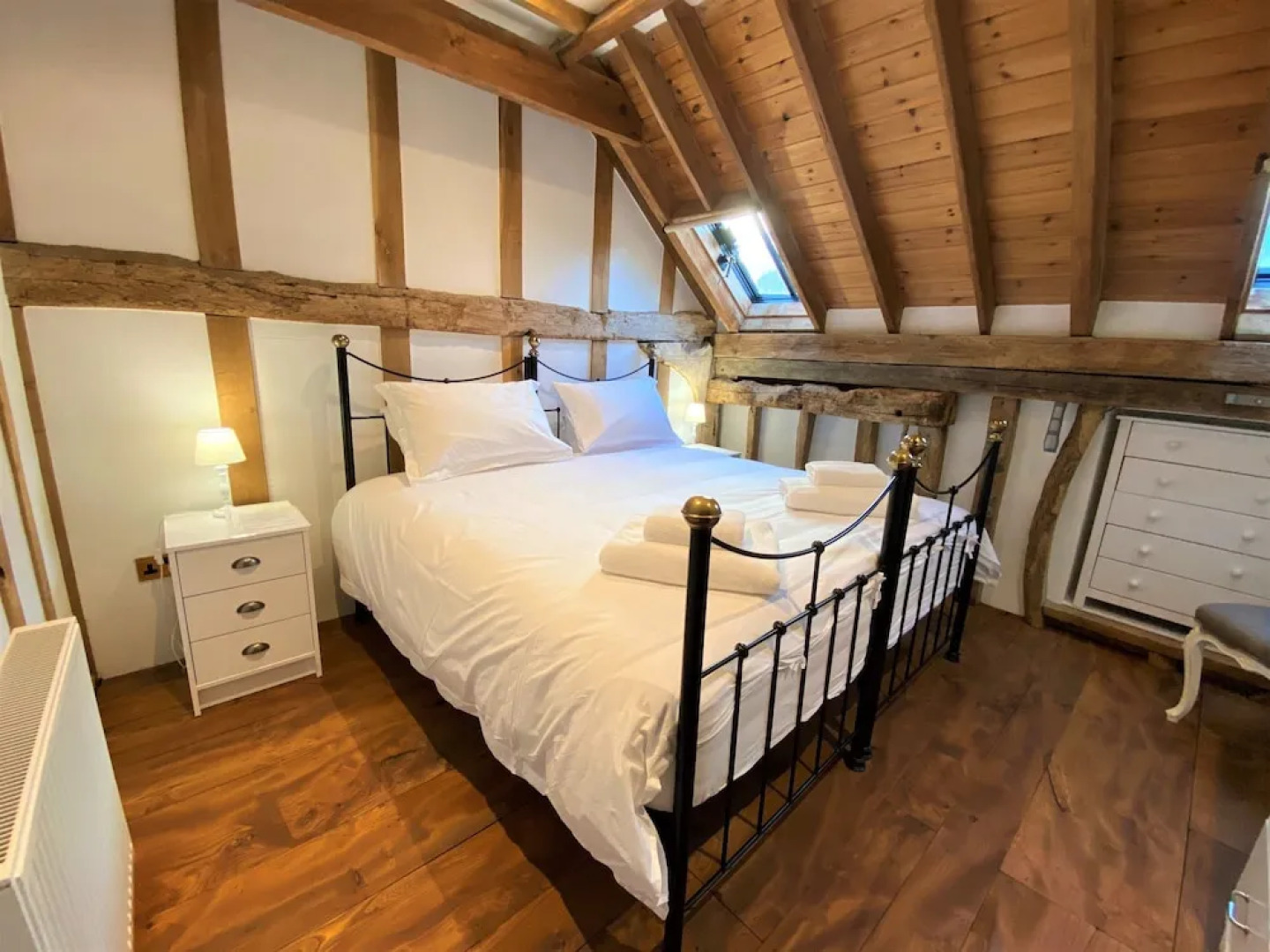 Brundish, Suffolk Large 4-bed Barn Stunning!