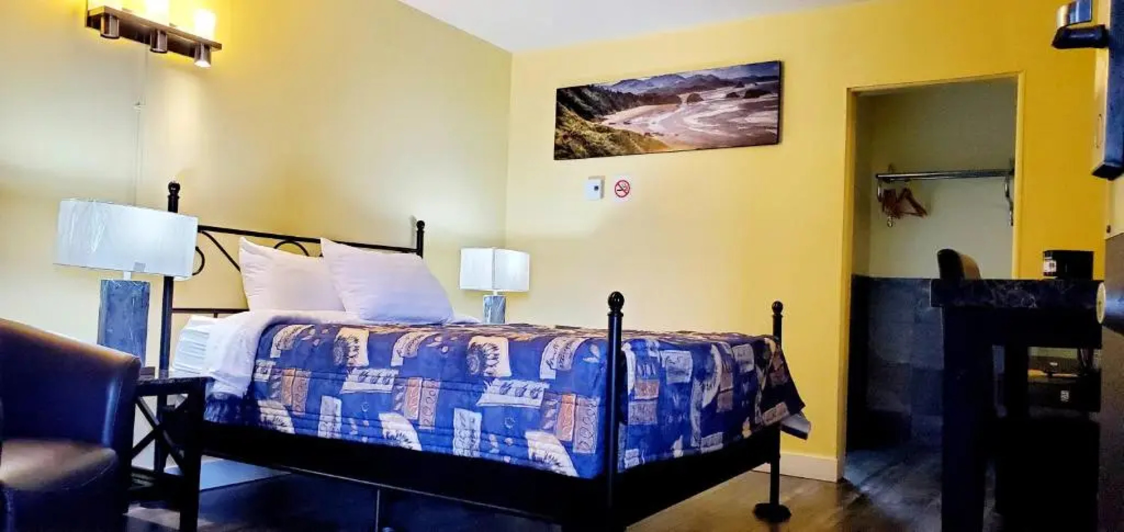 The Port-O-Call Inn & Suites