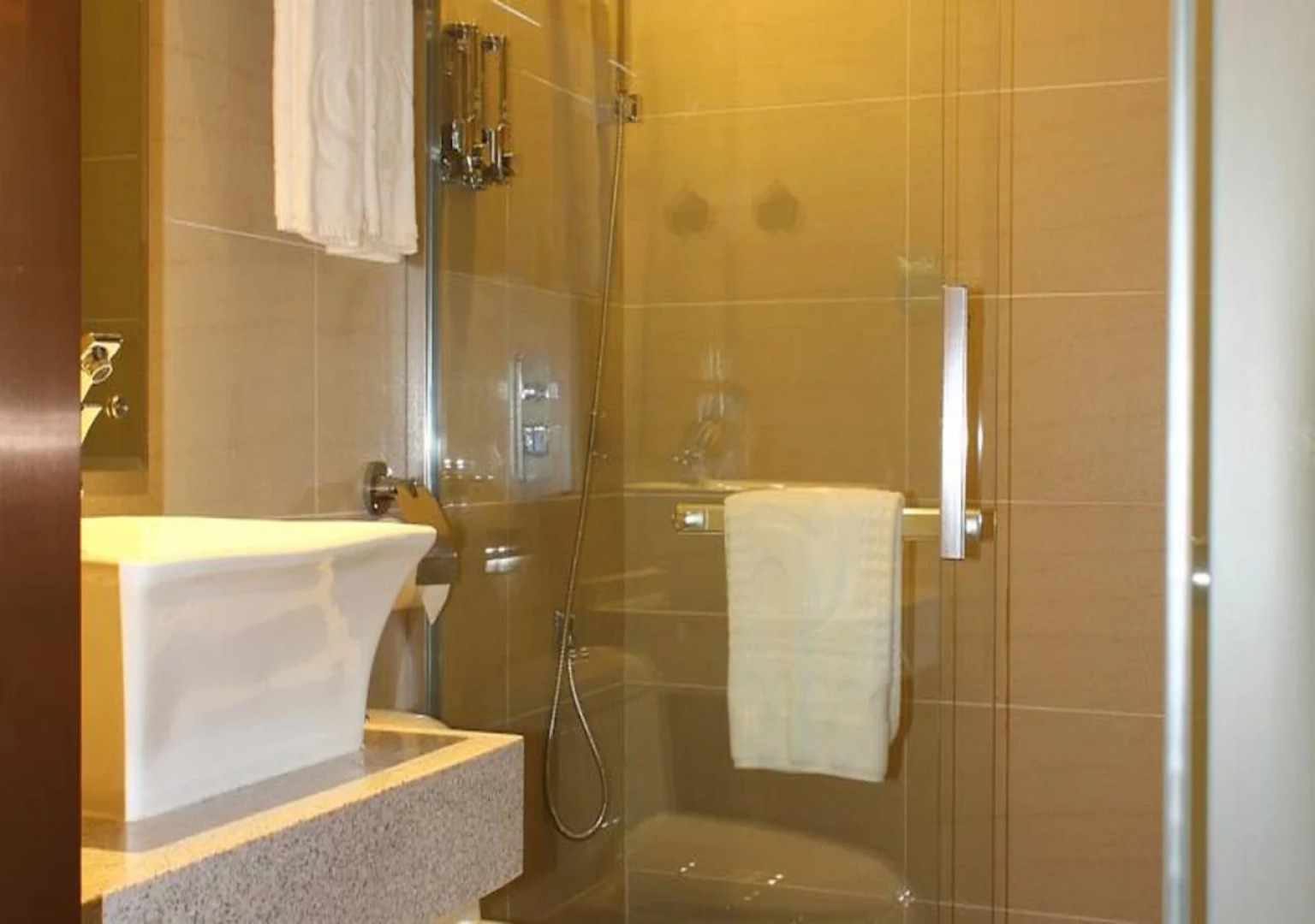 Yiwu Huang Xuan Hotel