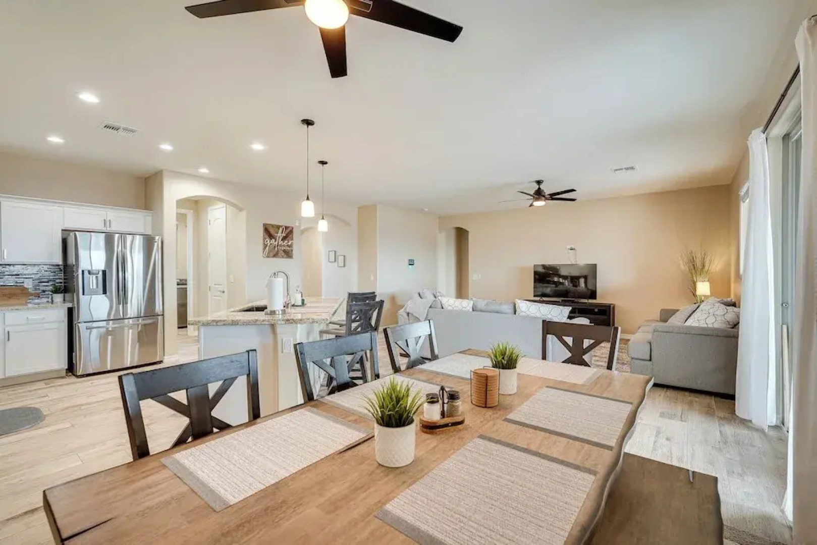 Hot Tub & Foosball Table: Lake Havasu City Home