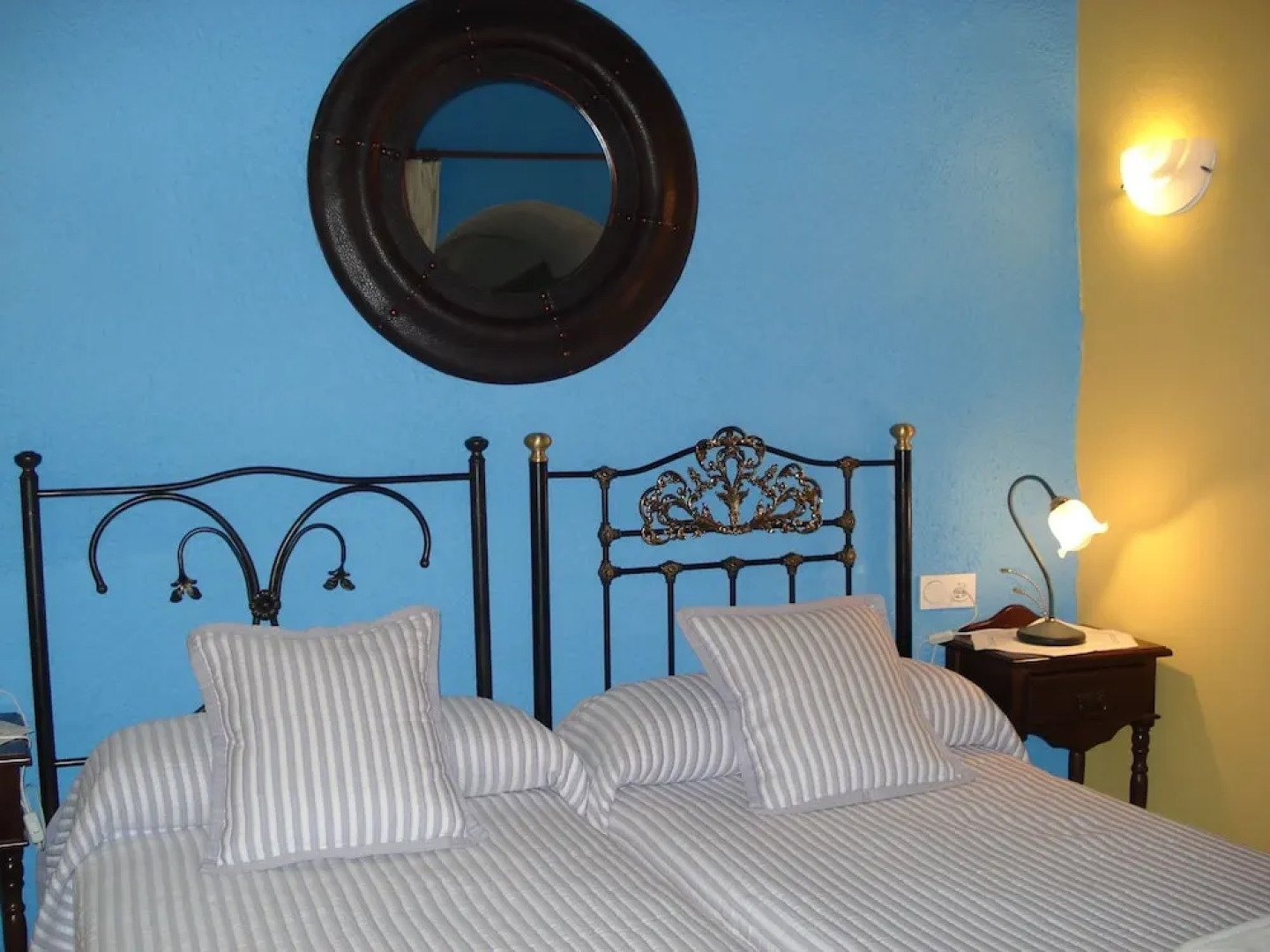 Special Cave House With a Fireplace, Near Sierra Nevada