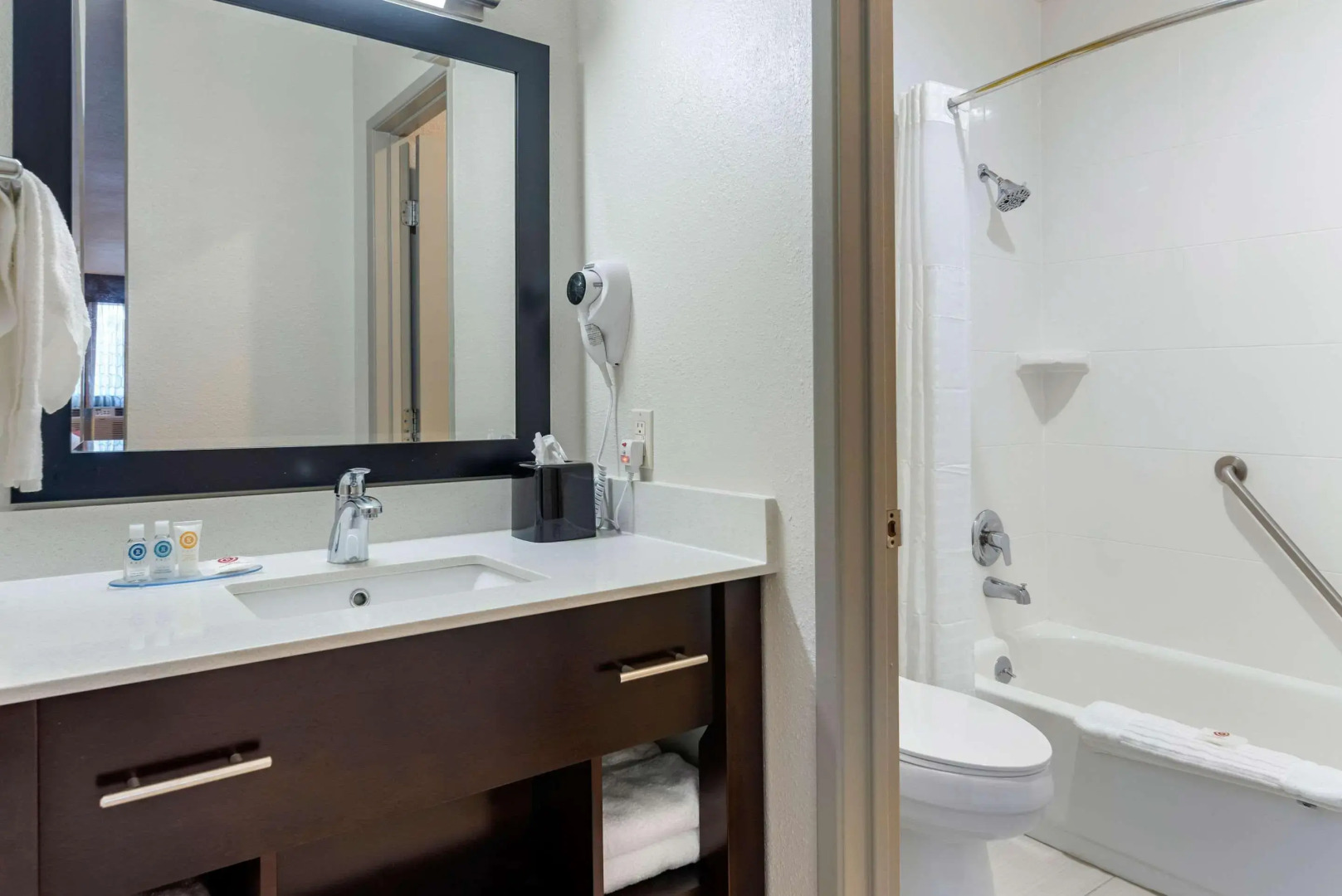 Comfort Inn & Suites Tigard near Washington Square