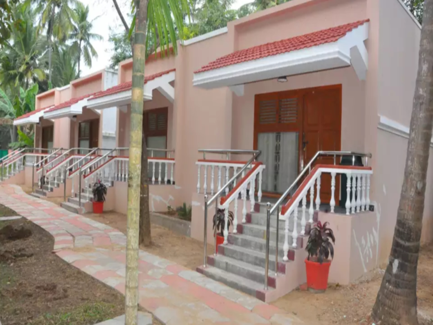 Hotel Sadhabishegam