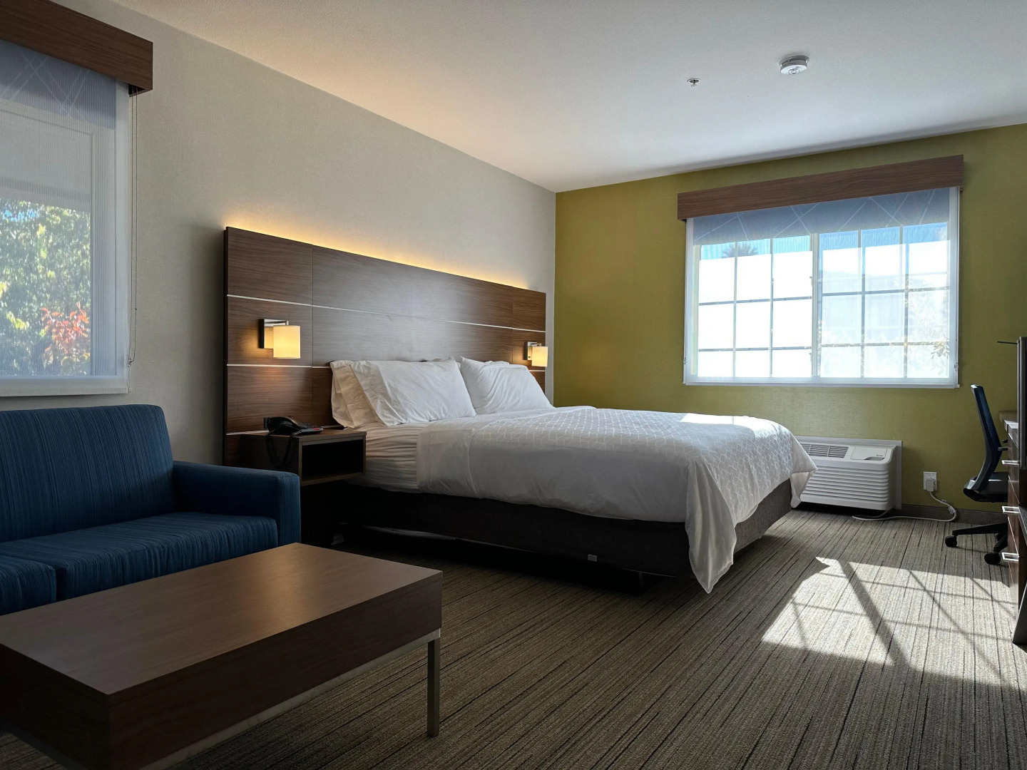 Holiday Inn Express & Suites Mountain View Silicon Valley by IHG