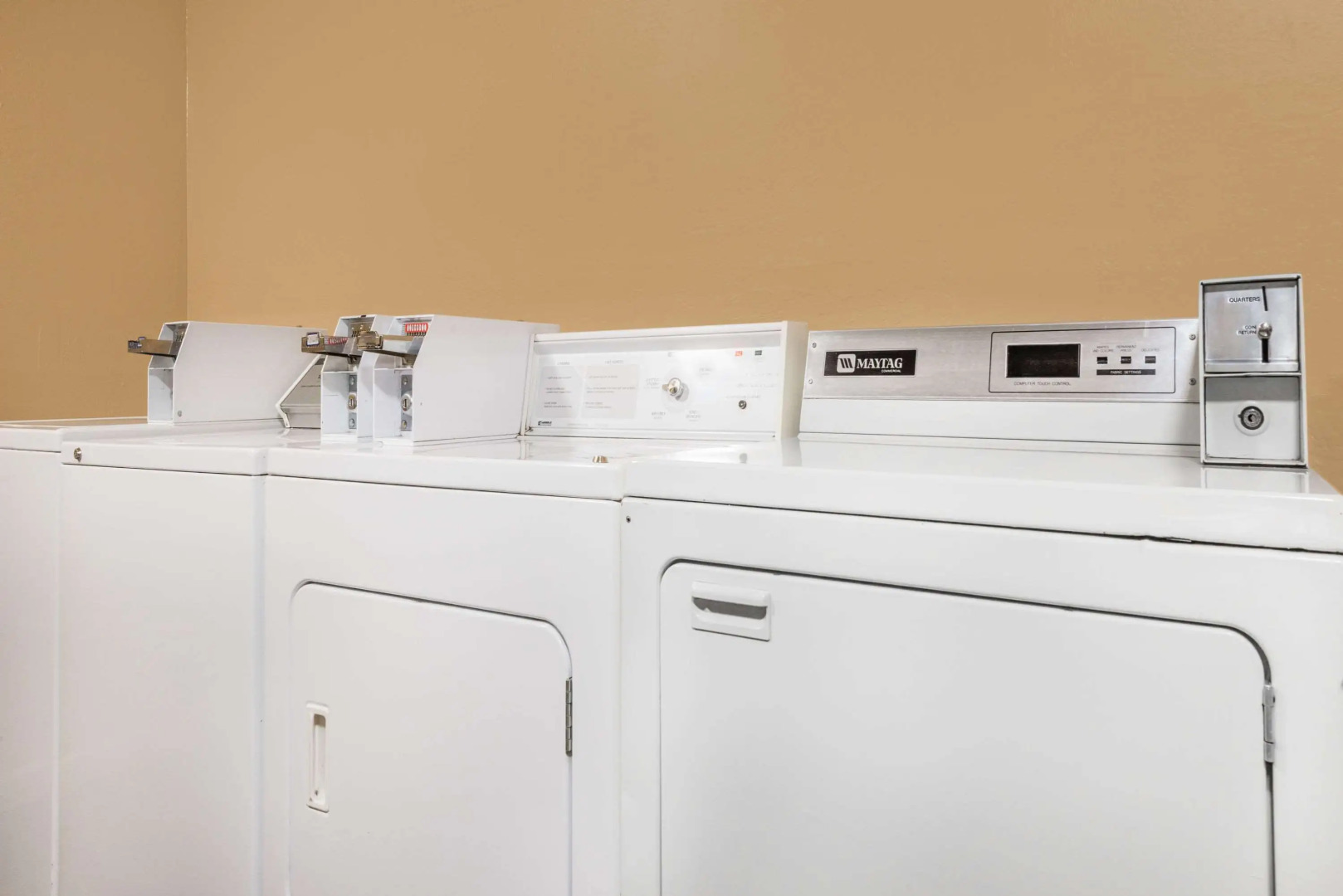 Days Inn by Wyndham Show Low