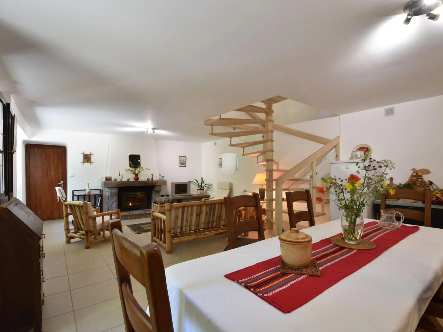 Peaceful Holiday Home in Yvias With Garden
