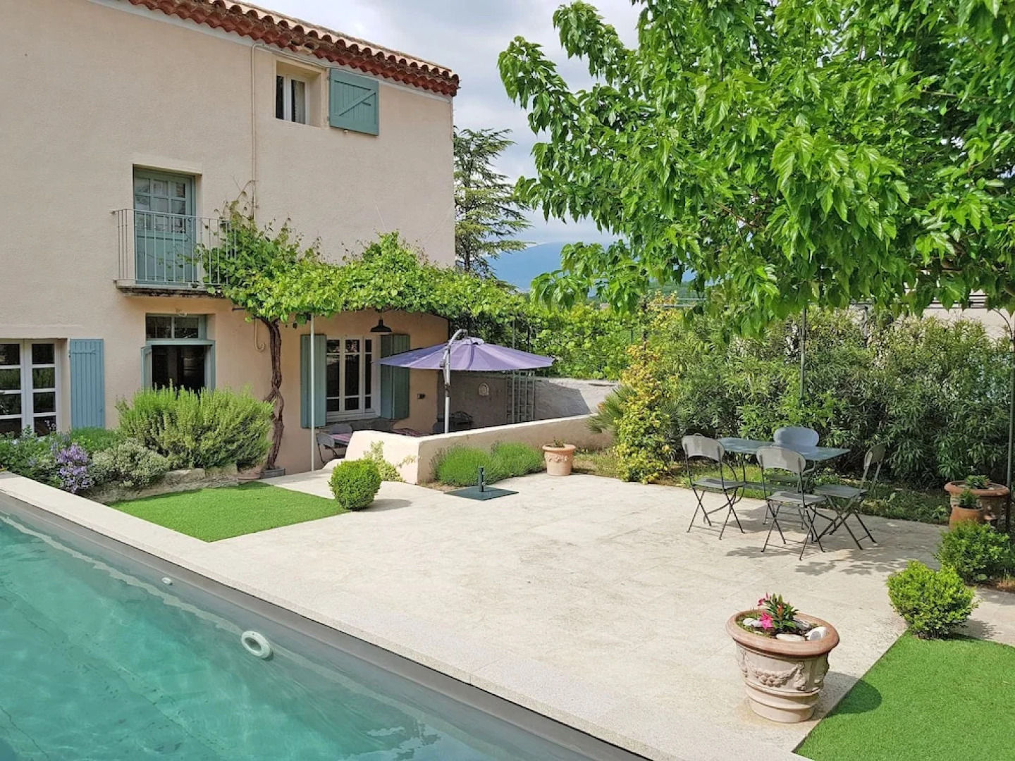 Characteristic Country House With Private Pool and Views of the Mont Ventoux