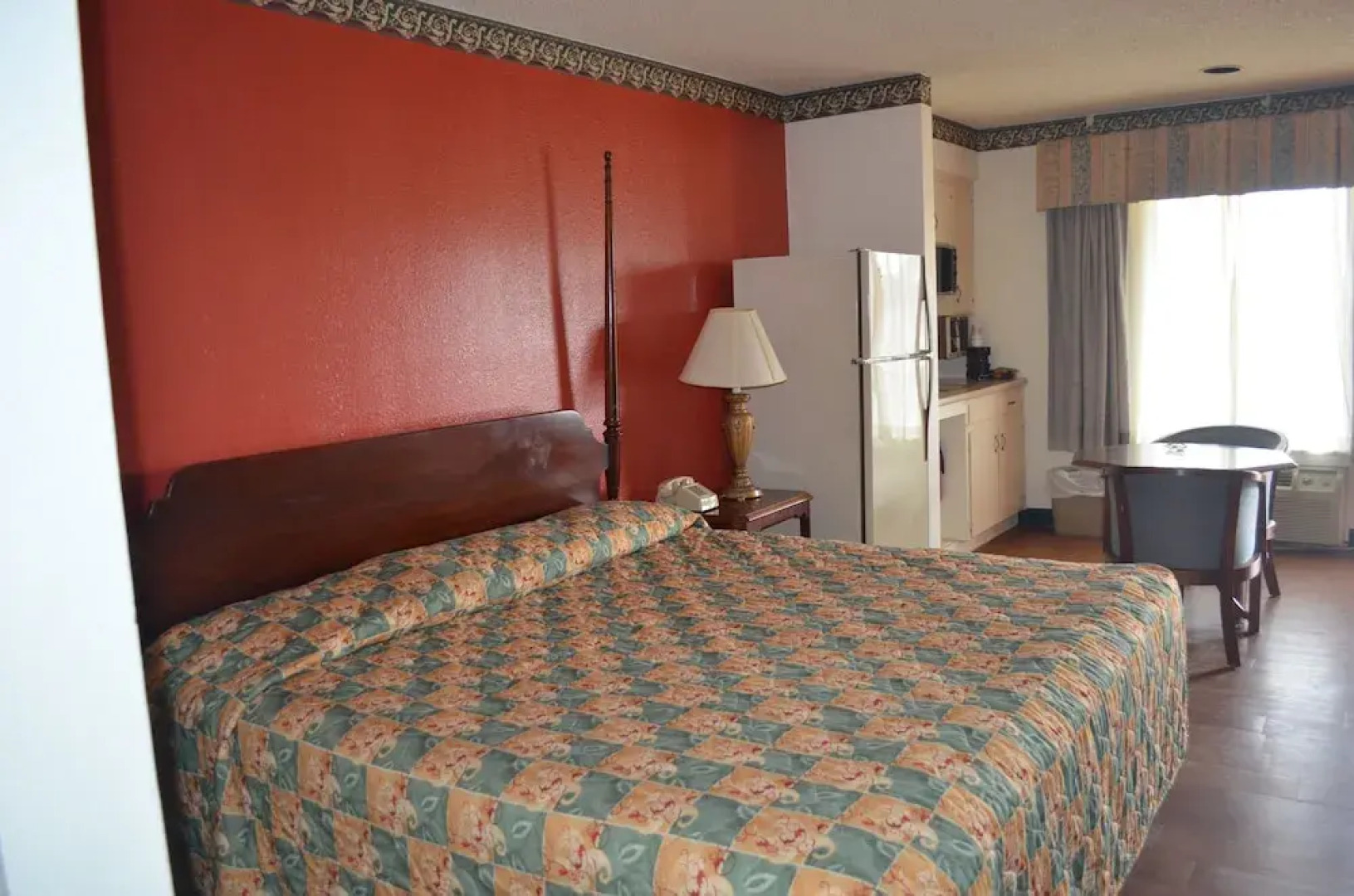 Granbury Inn & Suites