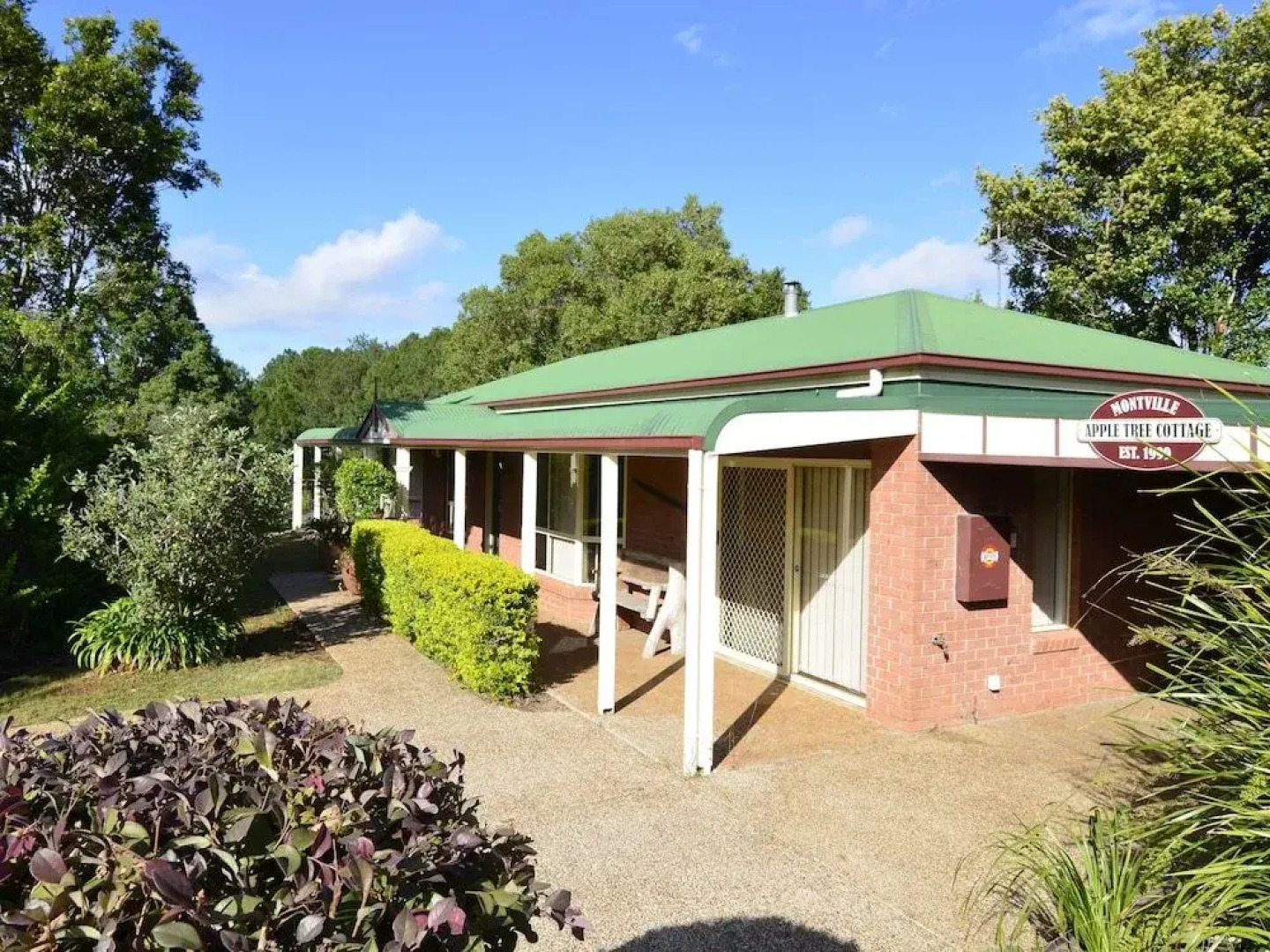 Apple Tree Cottage & Studio