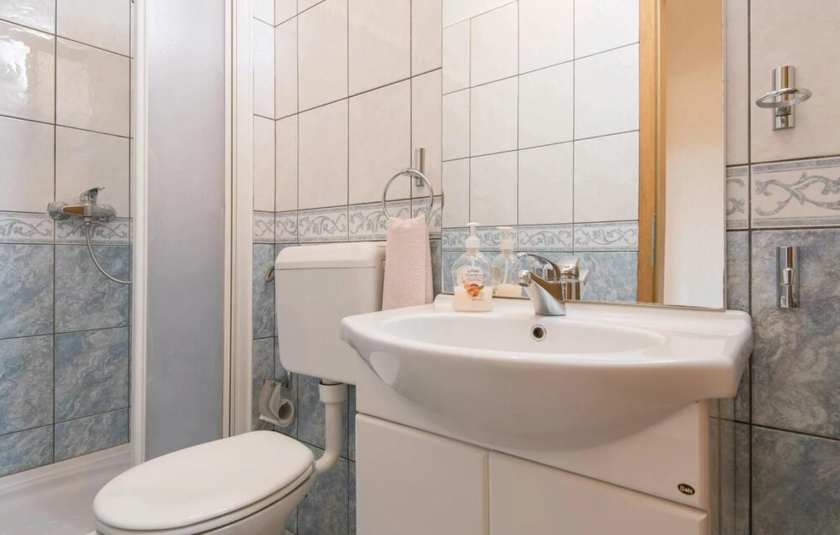 Stunning Home in Orebic With Wifi and 5 Bedrooms