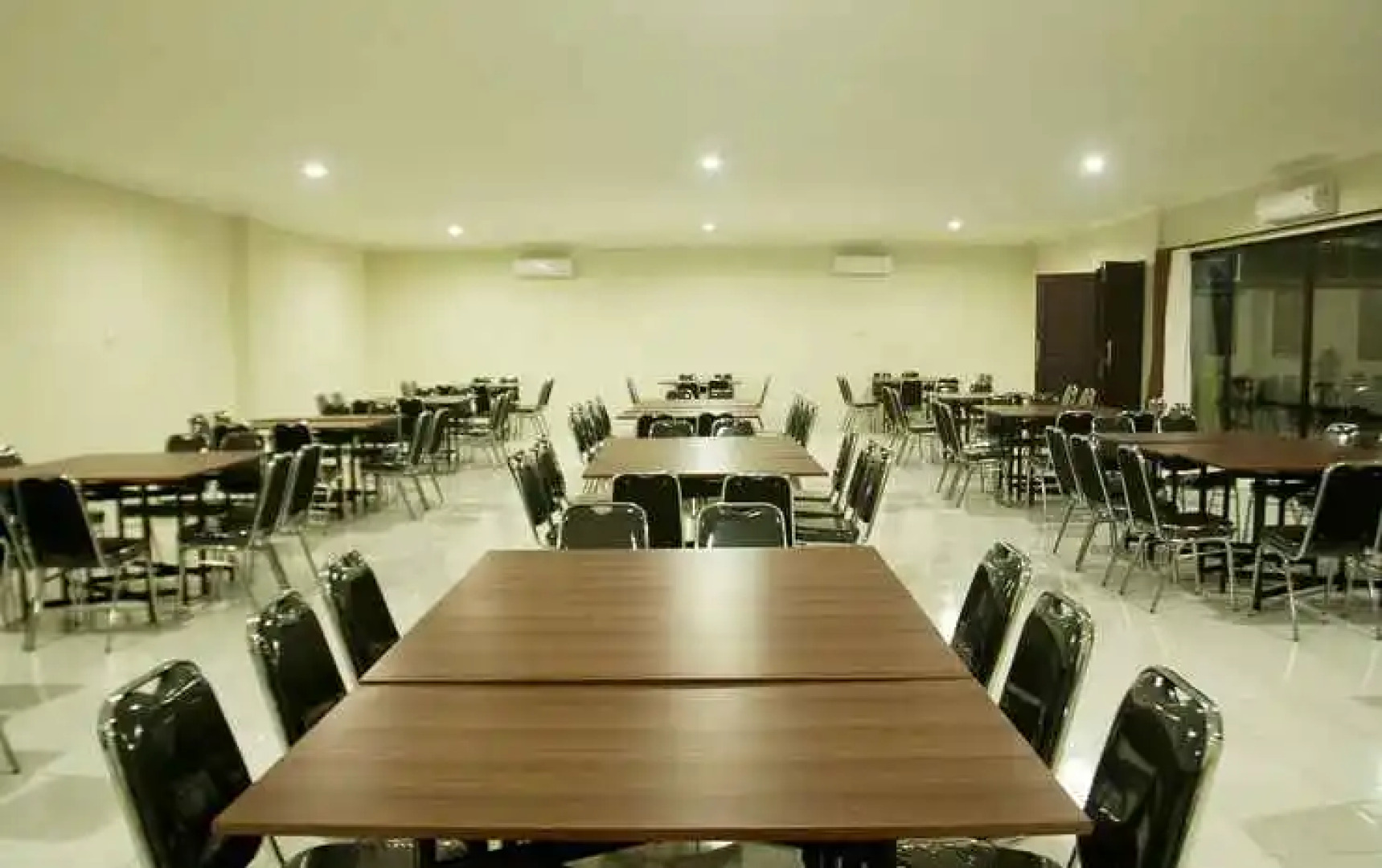 Tirta Kencana Hotel & Garden Resto