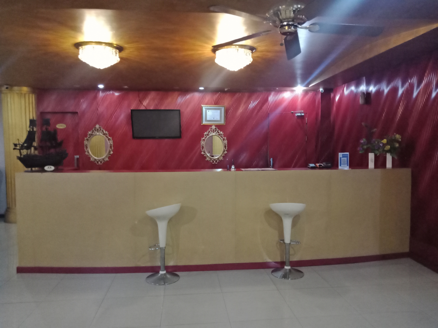 OYO 2574 Z Suites Hotel