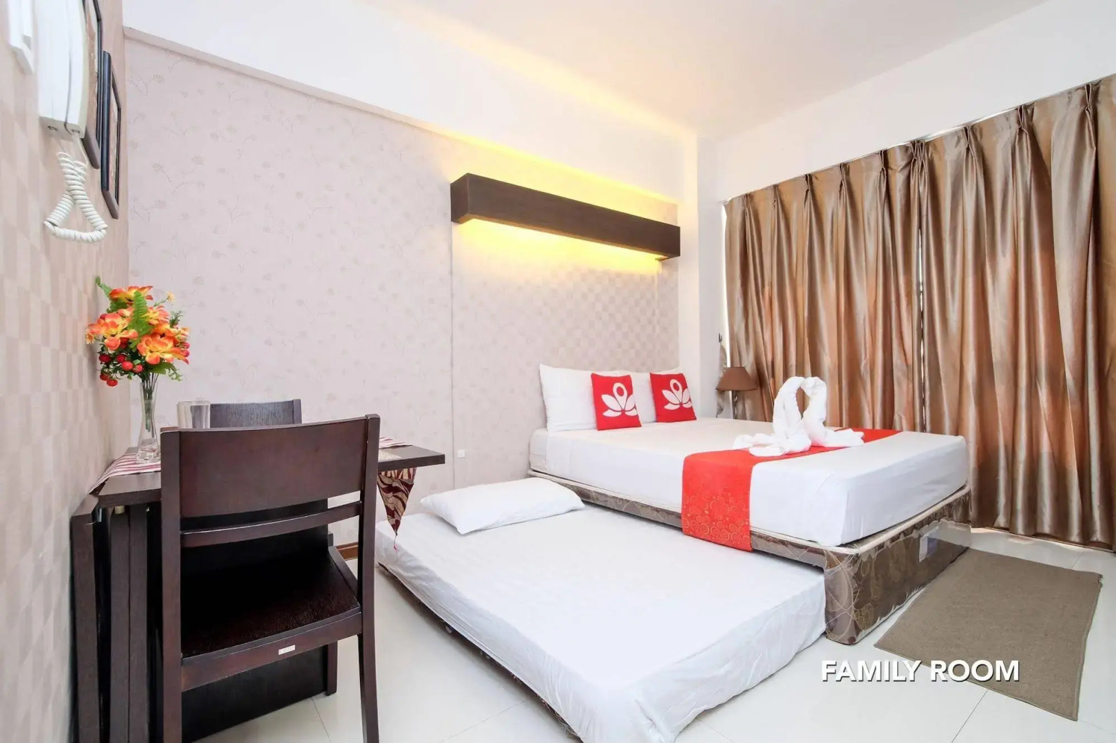 Sunshine City Suites