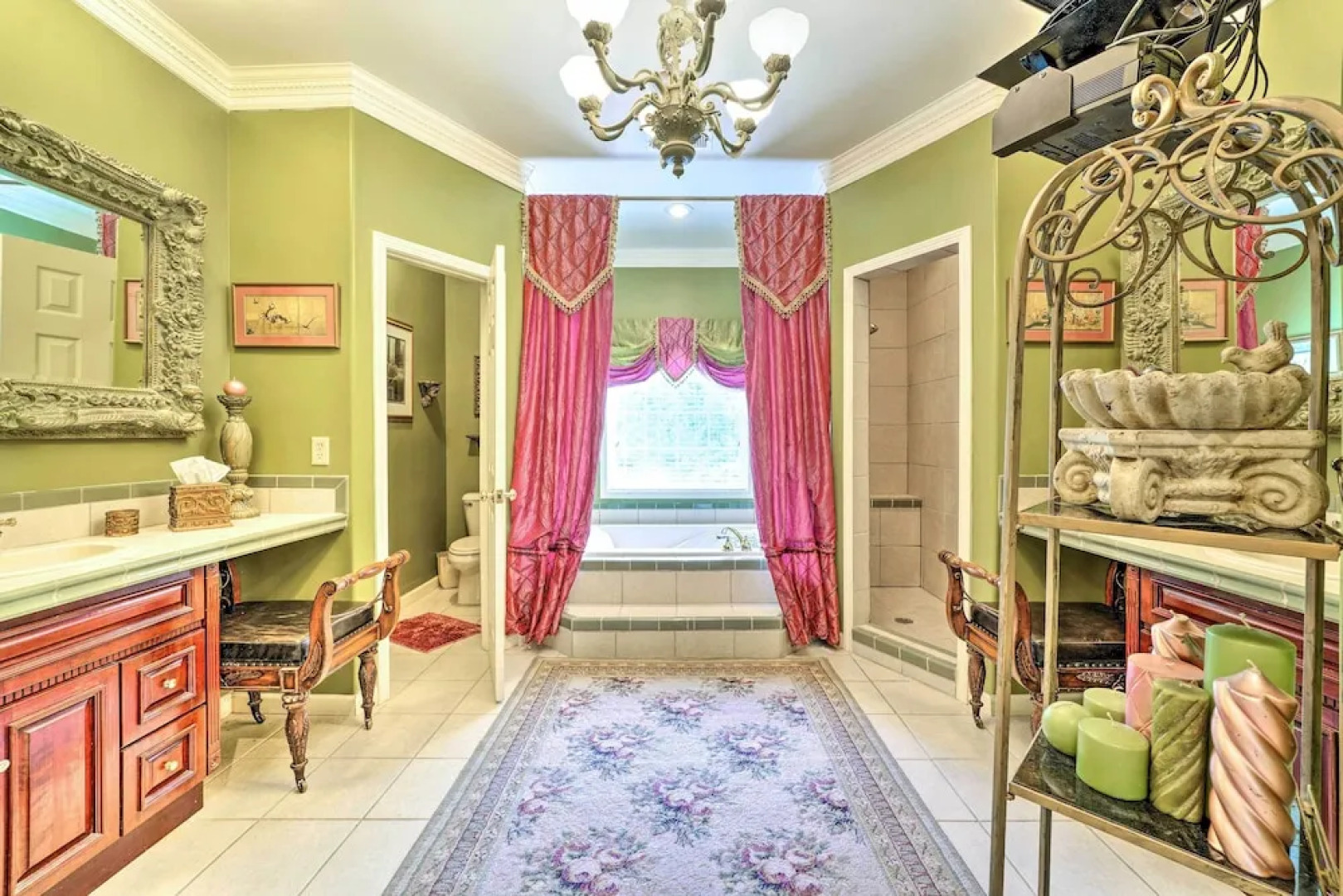 Victorian Hernando Home ~ 25 Miles to Memphis