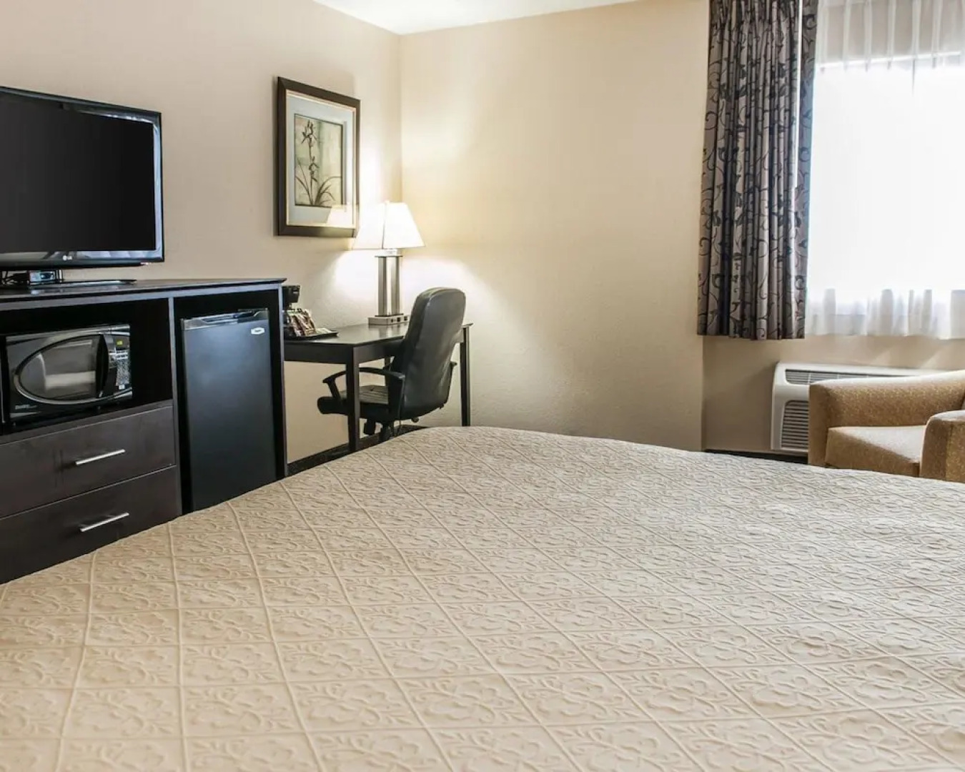Quality Inn & Suites  Mattoon Area