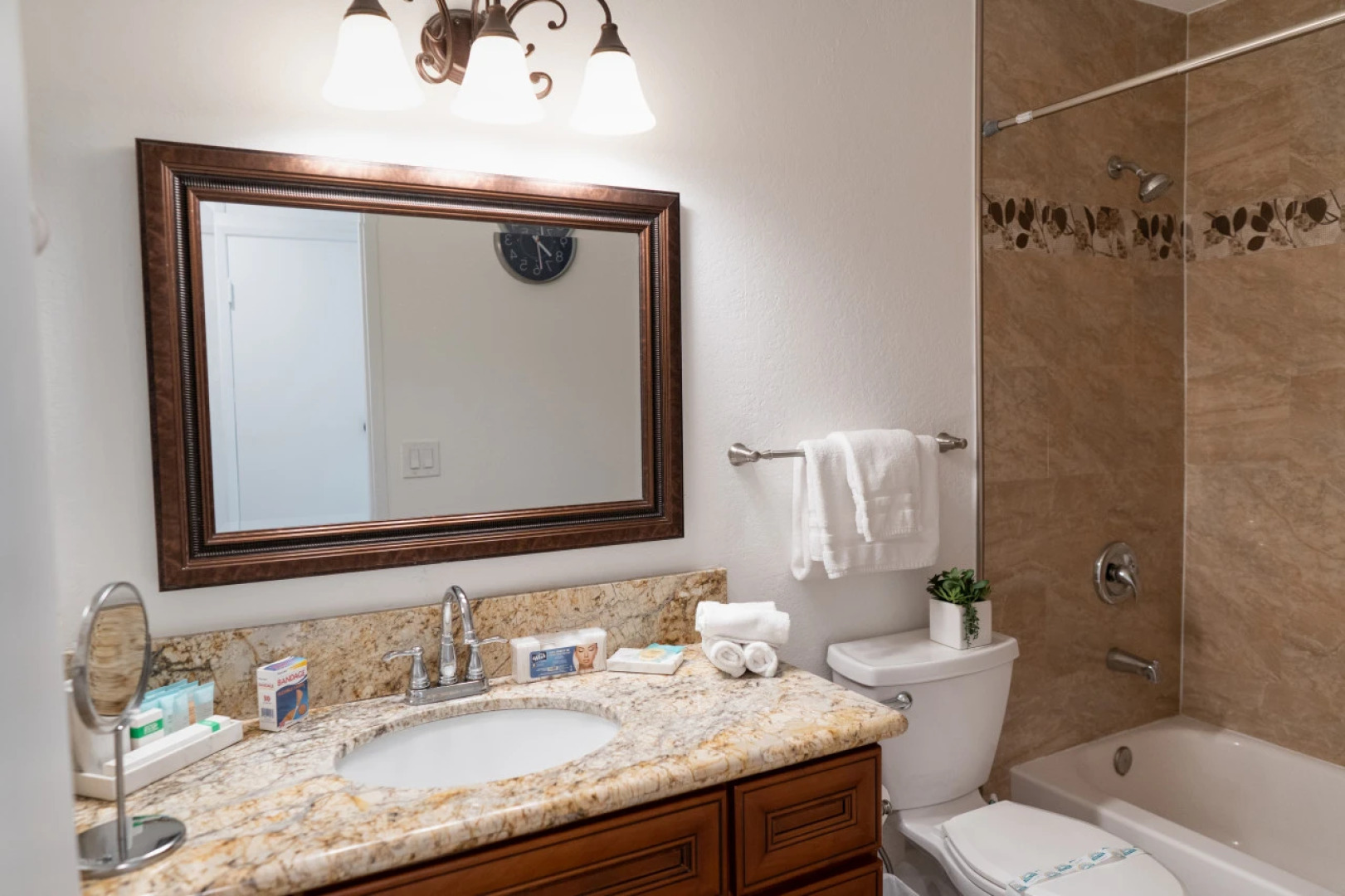 SPACIOUS 4-BEDROOM HOME WITH LARGE YARD AND GARAGE NEAR KNOTT'S BERRY FARM (p67)