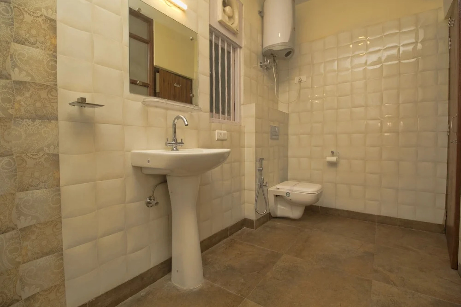 OYO 29258 Hotel Debrani International