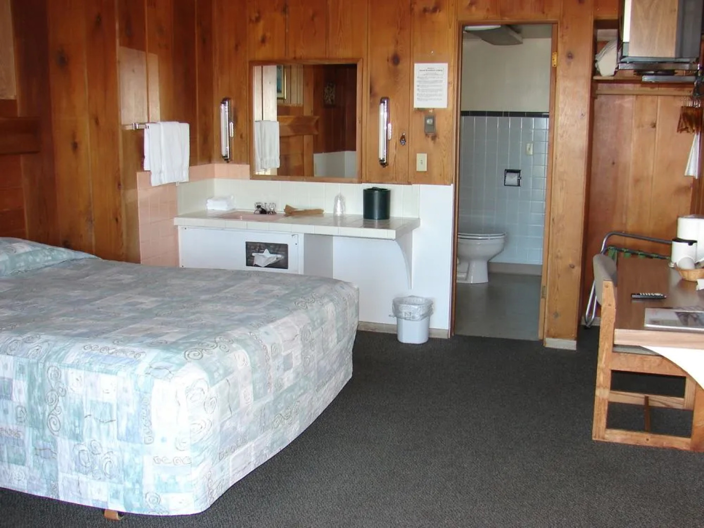 Sunset Oceanfront Lodging