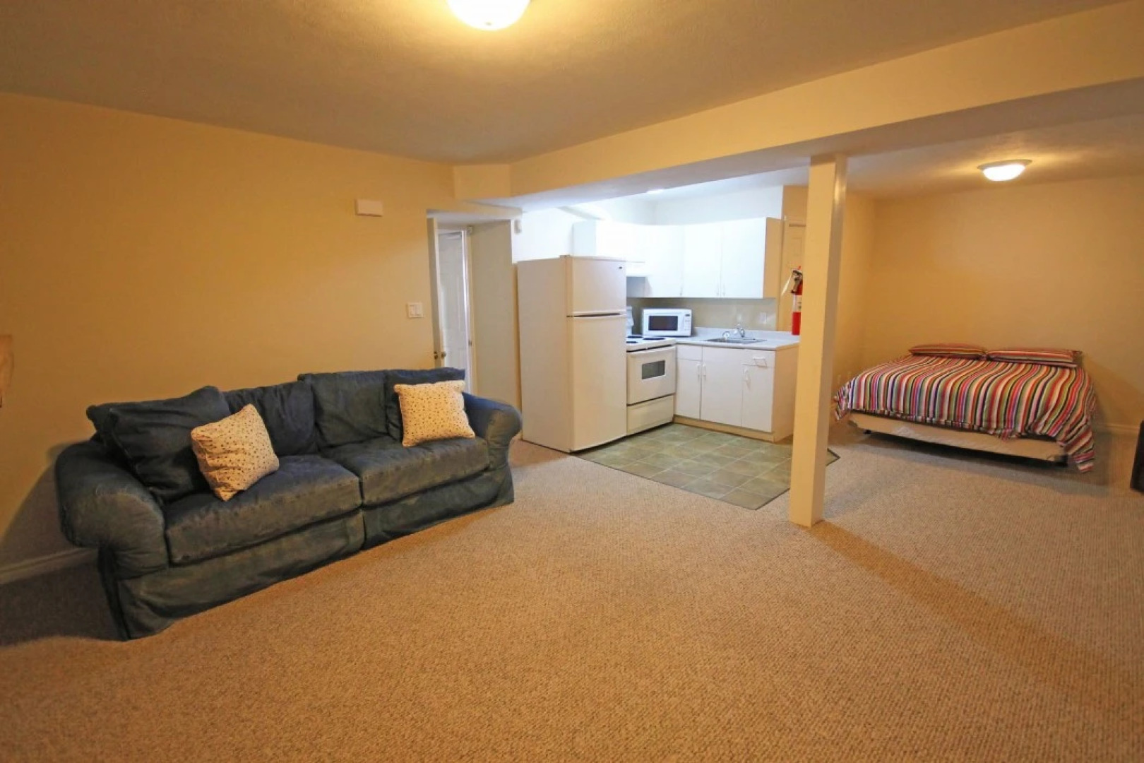 Mountain Views, Steps to BM Village, Hot Tub, BBQ.