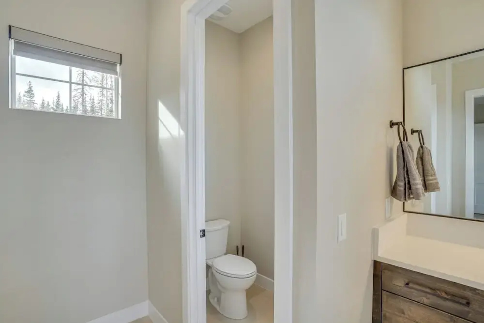 Spacious Utah Escape w/ Balcony & Mountain Views!